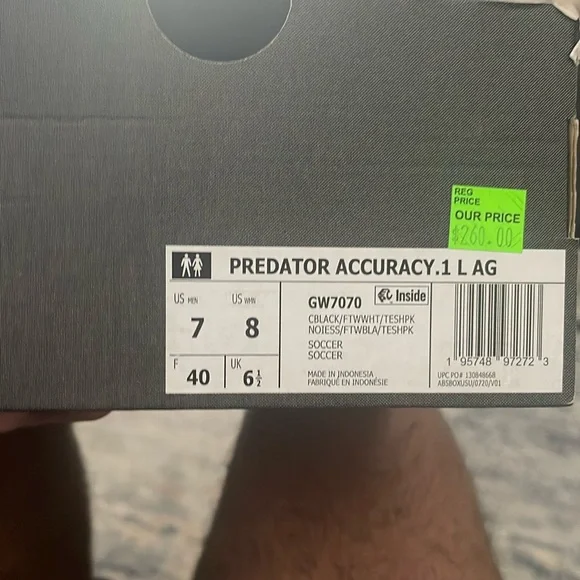 Never worn / new Adidas Predators Accuracy.1 for artificial Grass / Best Cleats